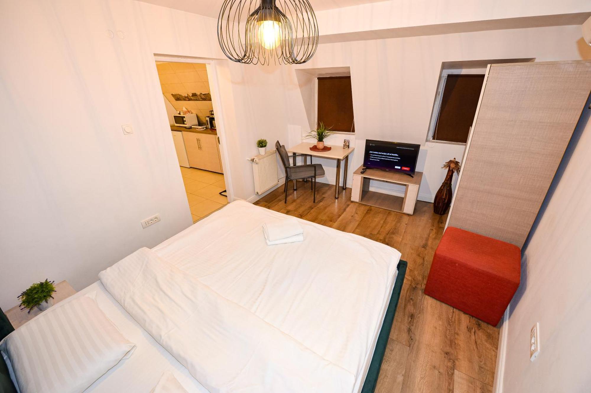 The Lincoln Suites - Central Shabbat Friendly Apartments Bucareste Exterior foto